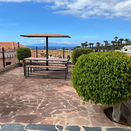Tenerife Lucia, * אדחה